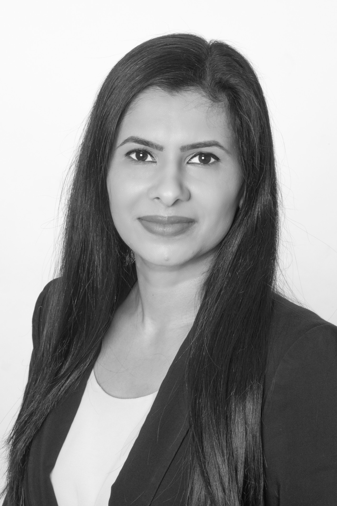 Portrait of Bina Chauhan, mortgage adviser at Harmony House Mortgages